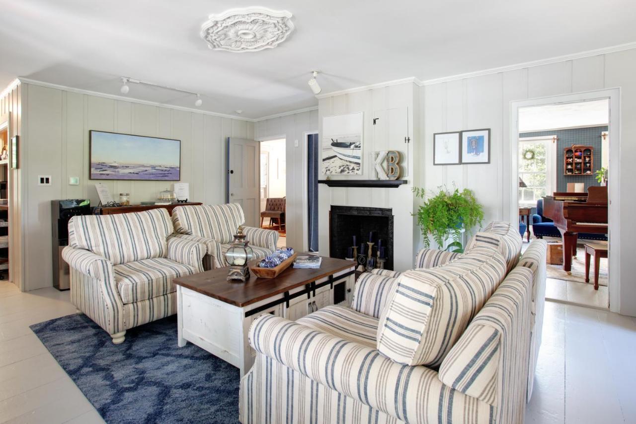 Inn On Main Yarmouth Port Buitenkant foto